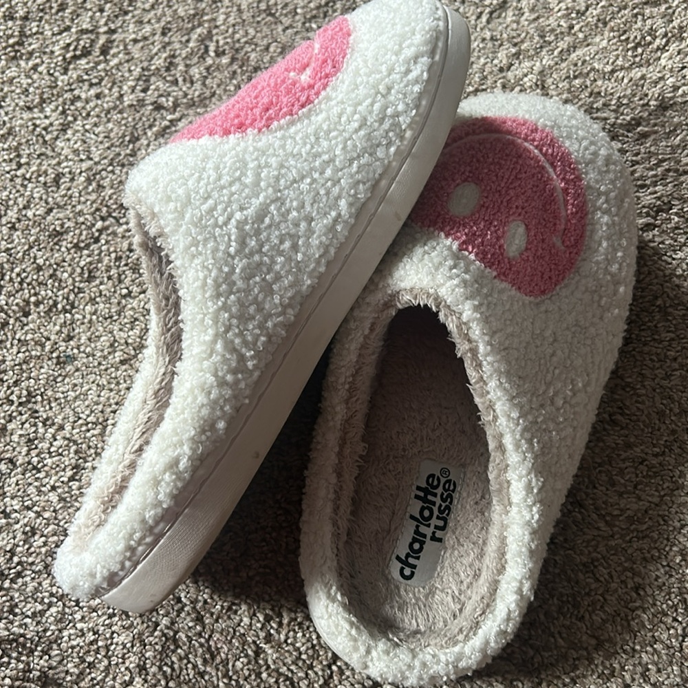 Charlotte Russe Slippers - Picture 2 of 4